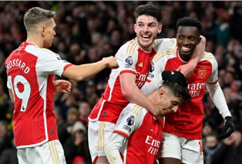 Jon Smith: ‘Đây là thời điểm để Arsenal bứt tốc vô địch’