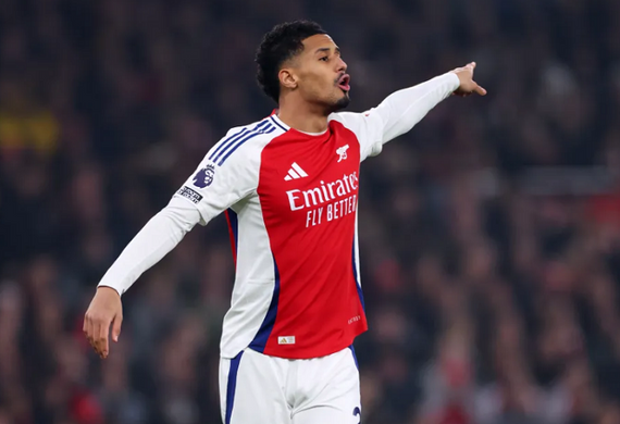 Lee Dixon ngợi ca Saliba: Khoảnh khắc phòng ngự mang dấu ấn siêu sao