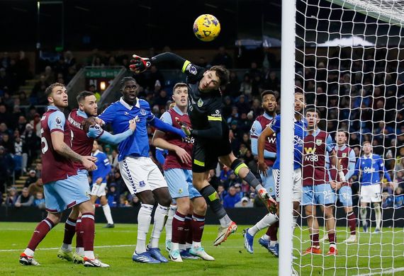 Nhận định soi kèo Burnley vs Everton lúc 22h00 ngày 27/12/2025