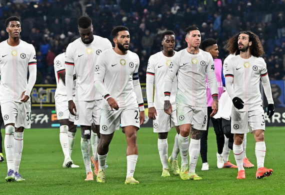 Gary Neville cảnh báo Chelsea: Trẻ trung thôi chưa đủ để vô địch